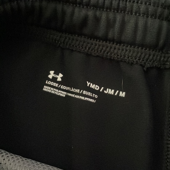 Youth Medium Under Armour Pant - Picture 2 of 2